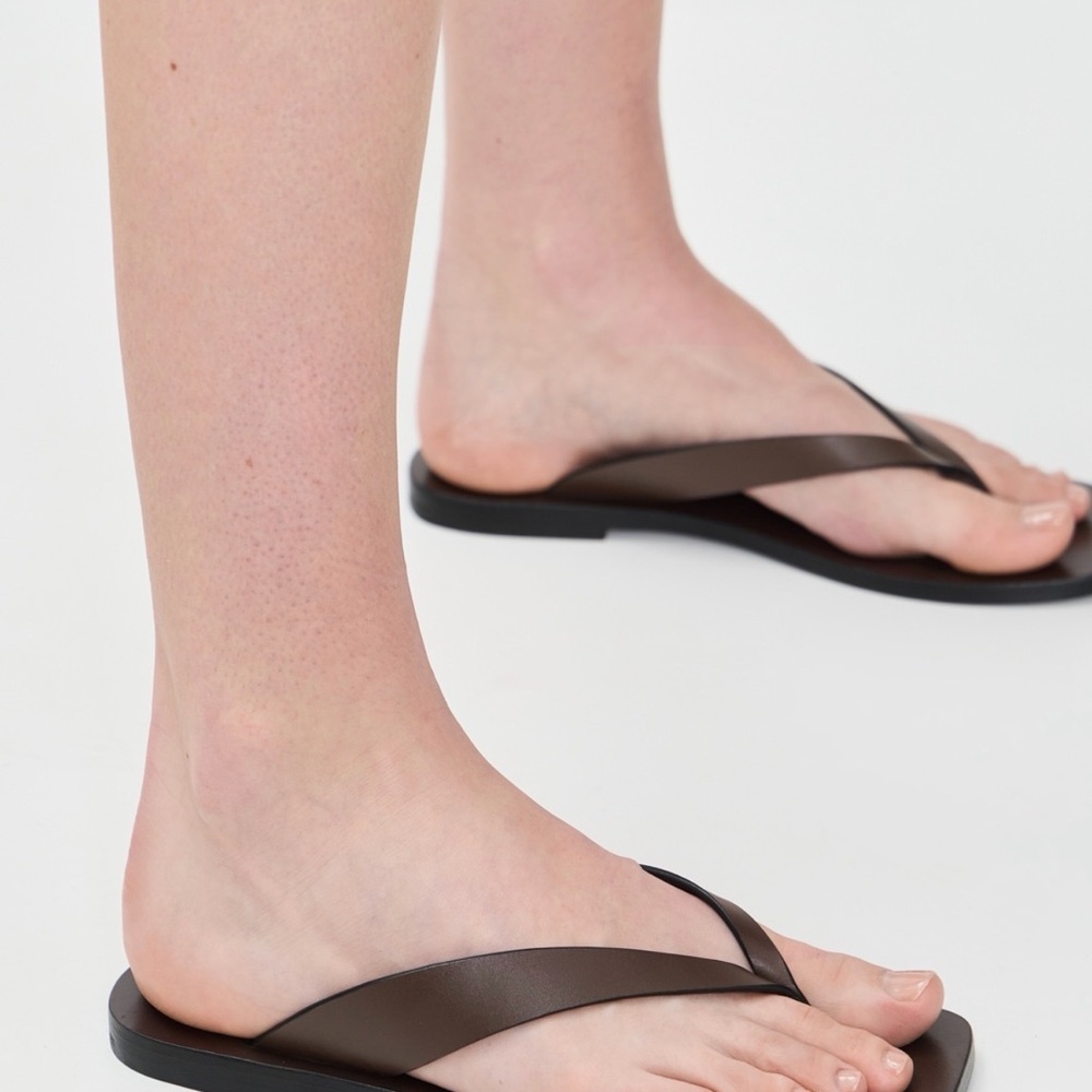 Elegant Brown Leather Sandals - Picture 3 of 5